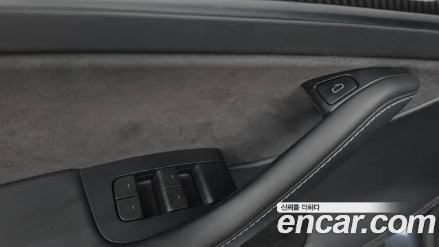 Tesla Model Y — Фото автомобиля 25