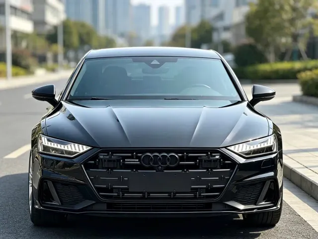 Audi A7L — Фото автомобиля 2