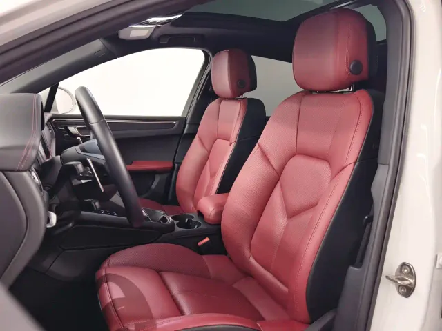 Porsche Macan — Фото автомобиля 10