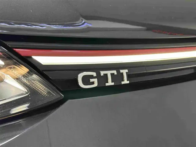 Volkswagen Golf GTI — Фото автомобиля 10