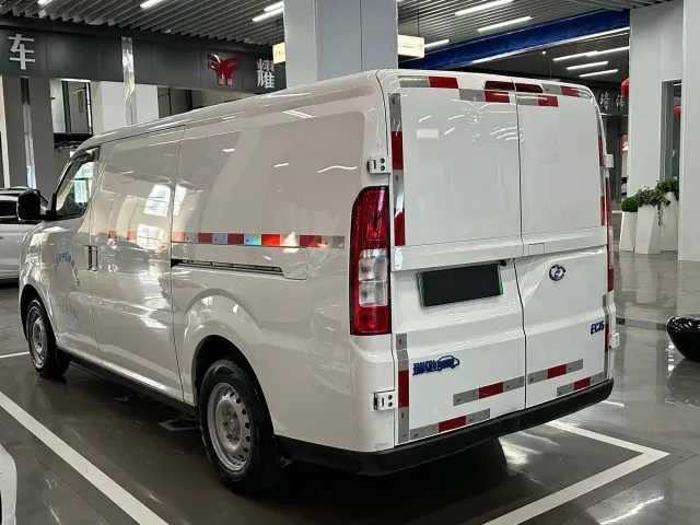 Ruichi New Energy EC75 — Фото автомобиля 9