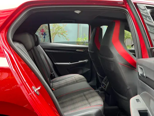 Volkswagen Golf GTI — Фото автомобиля 10