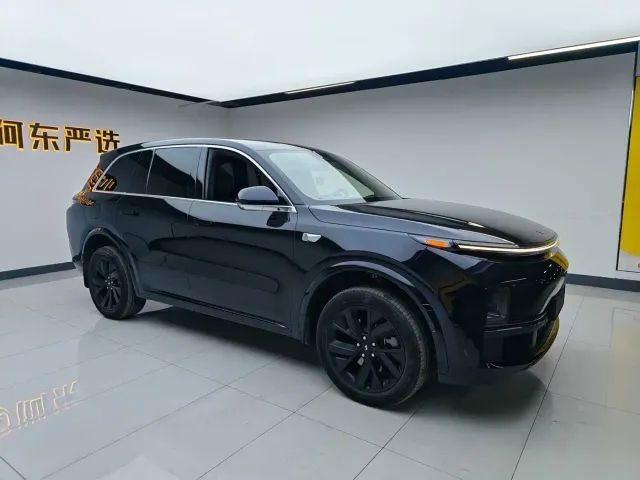 Li Auto L8 — Фото автомобиля 3