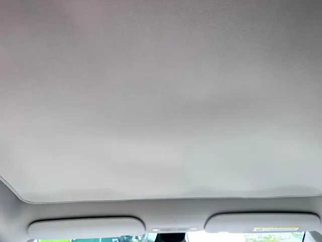 Tesla Model Y — Фото автомобиля 21