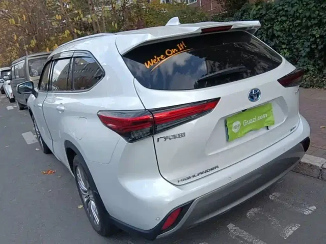 Toyota Highlander — Фото автомобиля 4