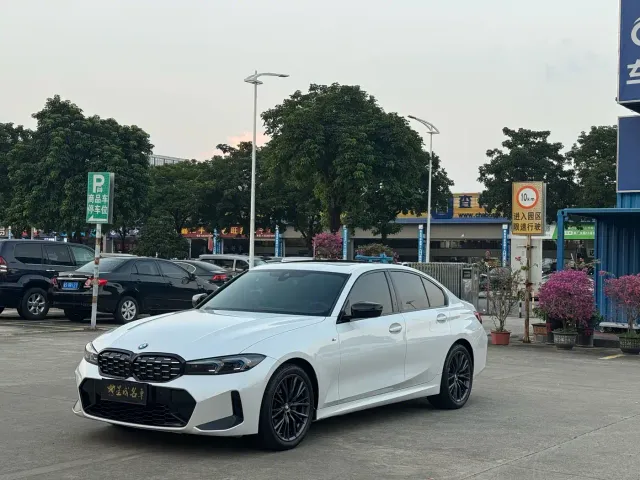 Фотография автомобиля — BMW 3 Series