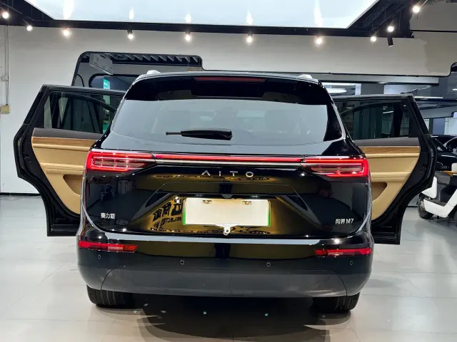 Aito M7 — Фото автомобиля 12