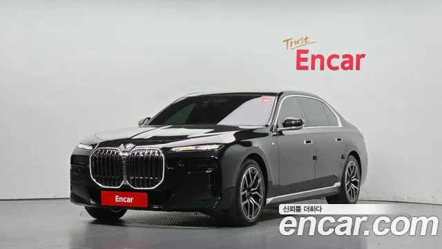 Фотография автомобиля — BMW 7 Series G70