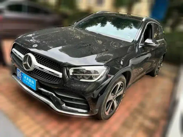 Фотография автомобиля — Mercedes-Benz GLC-Class