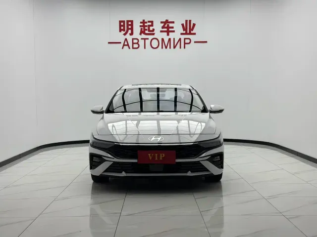 Hyundai Elantra — Фото автомобиля 3