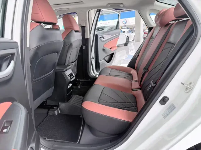 Changan Eado — Фото автомобиля 6