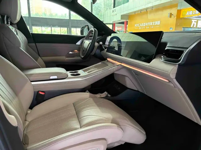 Xpeng G9 — Фото автомобиля 8