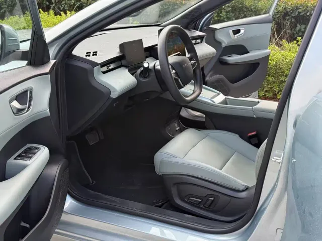 Roewe D6 — Фото автомобиля 6