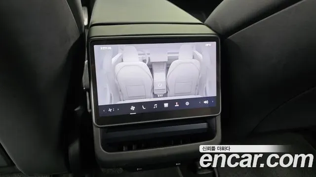 Tesla Model 3 — Фото автомобиля 25