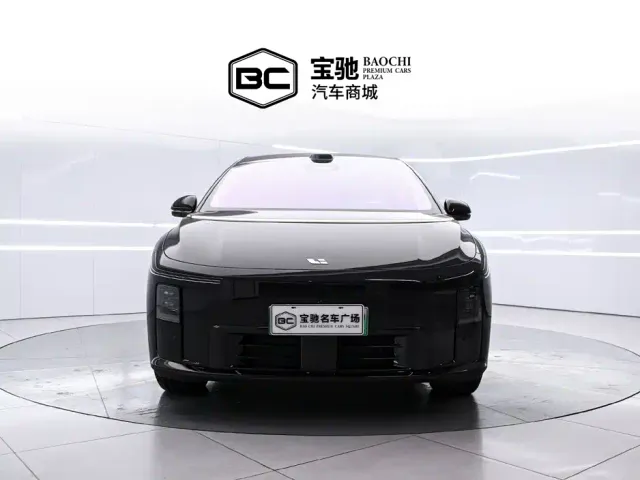 Li Auto i8 — Фото автомобиля 2