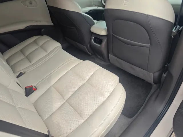 IM Motors LS6 — Фото автомобиля 9