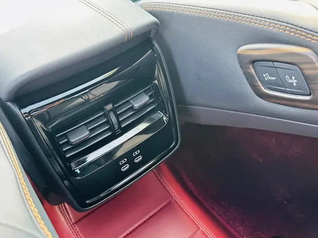 Toyota Avalon — Фото автомобиля 21