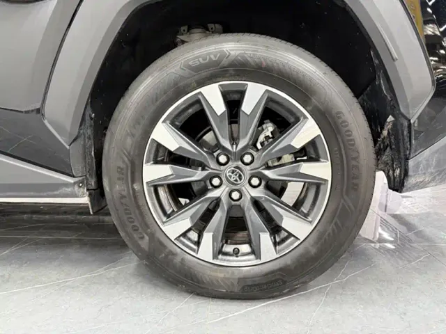 Toyota RAV4 — Фото автомобиля 19