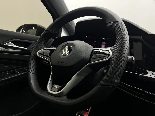 Volkswagen Golf — Фото автомобиля 14