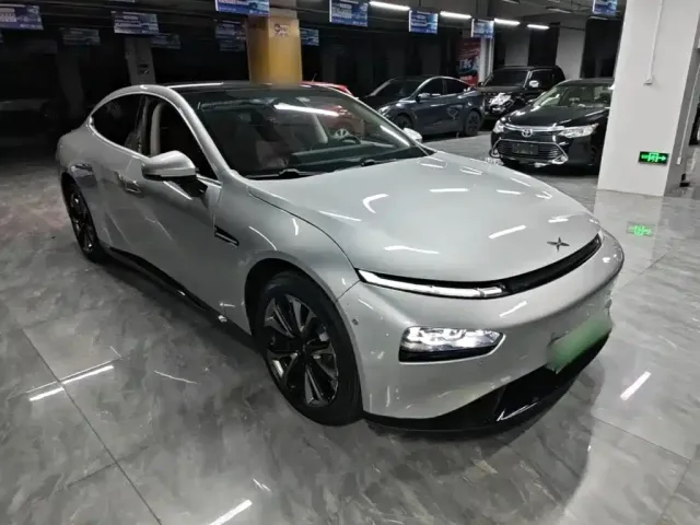 Xpeng P7 — Фото автомобиля 3