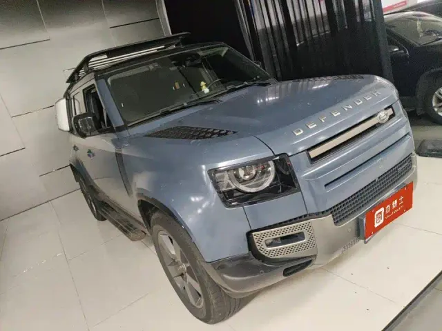 Land Rover Defender — Фото автомобиля 3