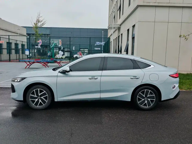BYD Qin L — Фото автомобиля 6