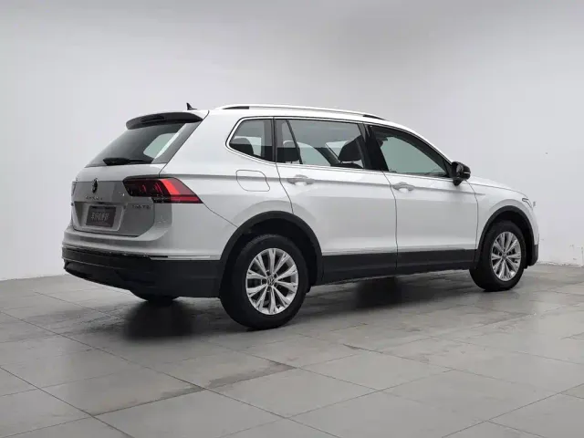 Volkswagen Tiguan L — Фото автомобиля 2