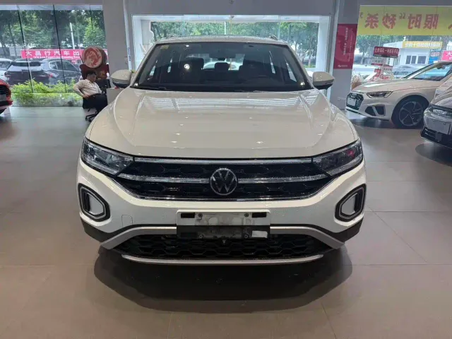 Volkswagen T-Roc — Фото автомобиля 2