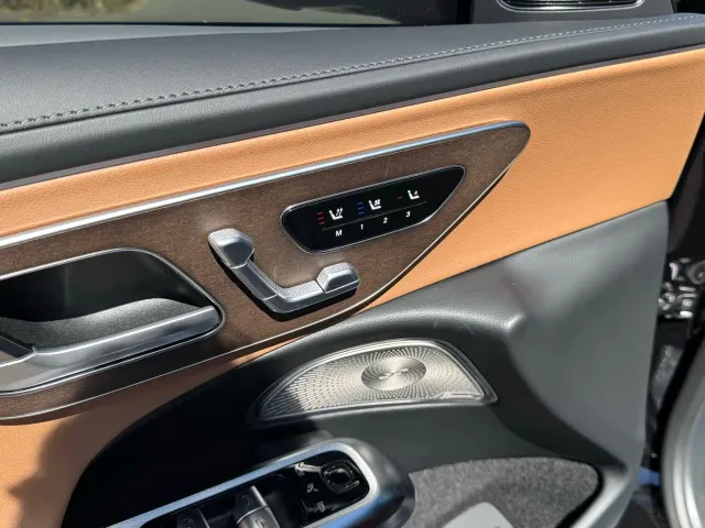 Mercedes-Benz E-Class — Фото автомобиля 11