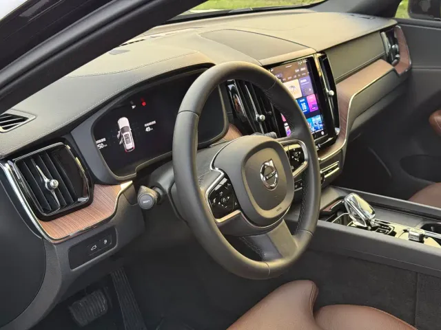 Volvo XC60 — Фото автомобиля 14