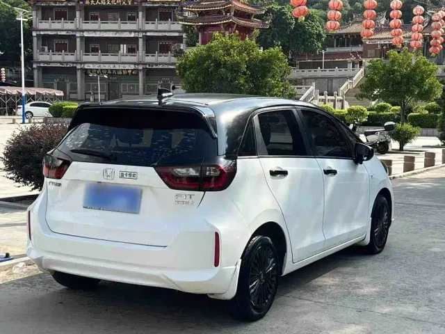 Honda Fit — Фото автомобиля 6