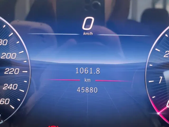 Mercedes-Benz E-Class — Фото автомобиля 14