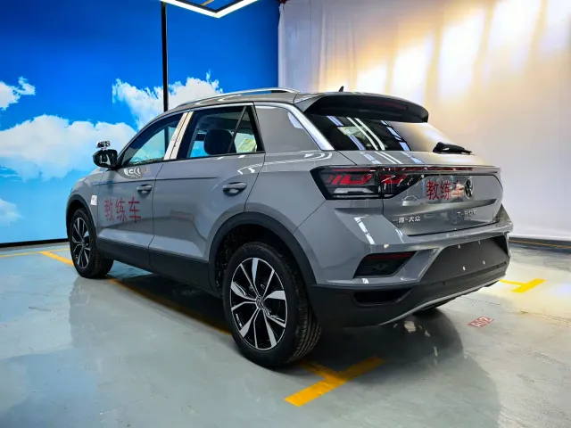 Volkswagen T-Roc — Фото автомобиля 6