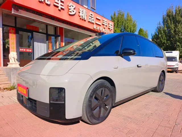Фотография автомобиля — Li Auto MEGA