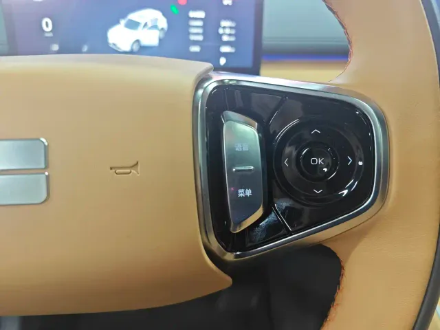 Geely Galaxy Starship 7 EM-i — Фото автомобиля 17