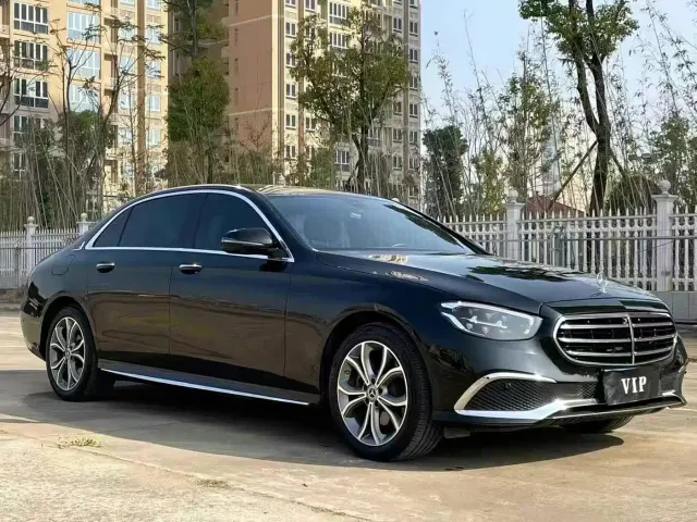 Mercedes-Benz E-Class — Фото автомобиля 3