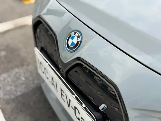 BMW i4 — Фото автомобиля 19