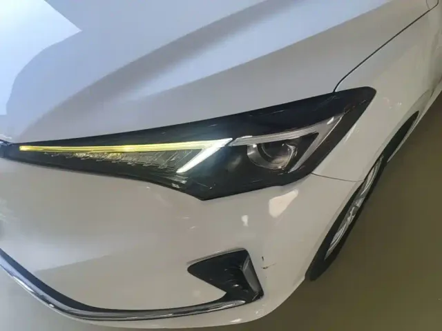 Changan Eado — Фото автомобиля 2