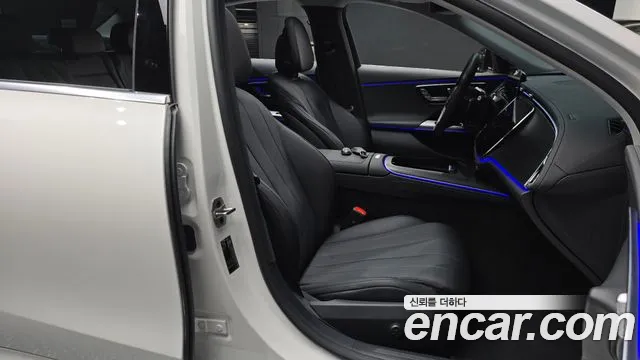 Mercedes-Benz E-Class — Фото автомобиля 25