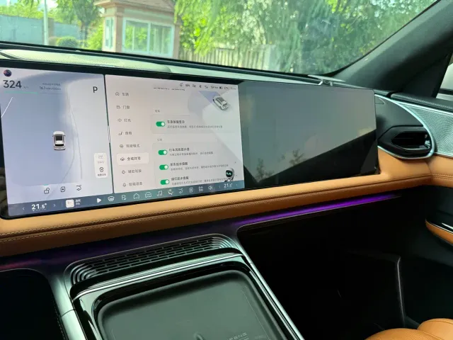 Xpeng G9 — Фото автомобиля 12