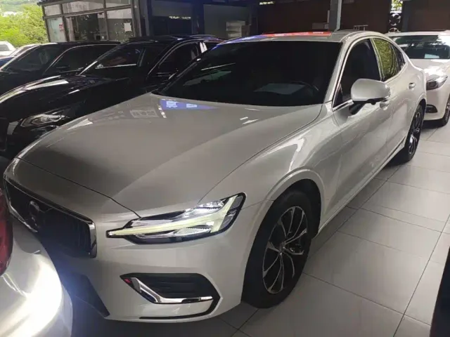 Фотография автомобиля — Volvo S60
