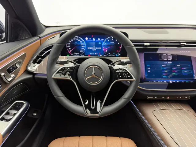 Mercedes-Benz E-Class — Фото автомобиля 13
