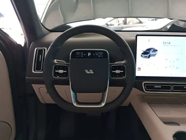 Li Auto L7 — Фото автомобиля 10