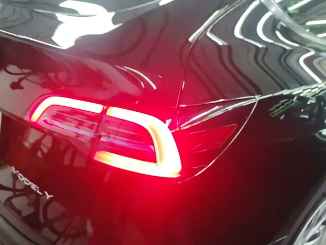 Tesla Model Y — Фото автомобиля 7
