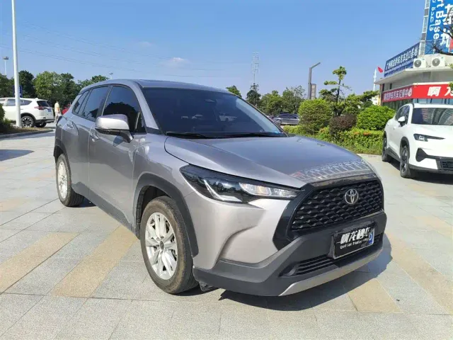 Toyota Corolla Cross — Фото автомобиля 2
