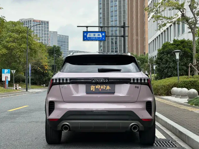 Lynk & Co 06 — Фото автомобиля 18