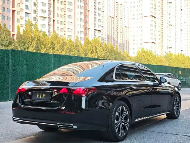 Mercedes-Benz E-Class — Фото автомобиля 8