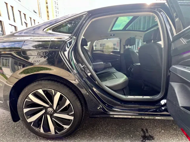 Volkswagen Passat — Фото автомобиля 30