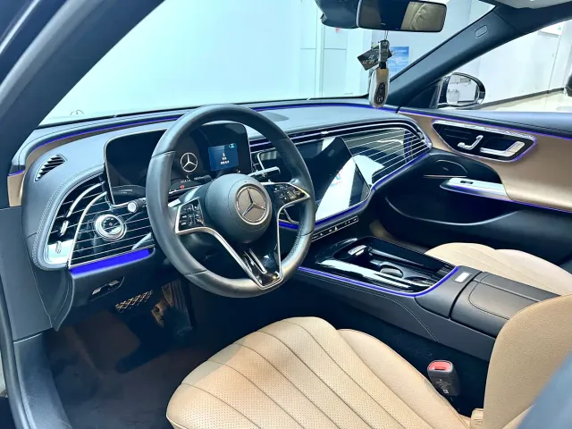 Mercedes-Benz E-Class — Фото автомобиля 9