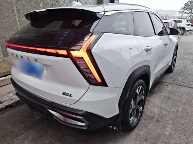 Geely Boyue L — Фото автомобиля 6